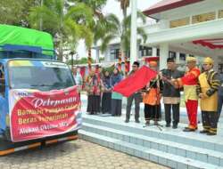 Gubernur Mahyeldi bersama Ketua DPRD Sumbar Lepas Pendistribusian Bantuan Beras SPHP dan GPM