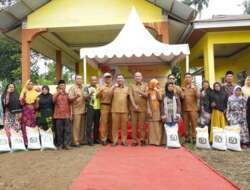 682 KPM Nagari Lubuk Gadang Timur Terima Bantuan Pangan