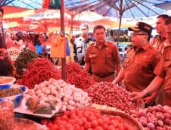 Pj Wako Payakumbuh Tinjau Harga Kebutuhan Bahan Pokok Di Pasar Ibuh
