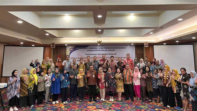 Pengarusutamaan Gender Perlu Dukungan Komitmen dan Kebijakan Pemda 1 Dirjen Bina Pembangunan Daerah, Kemendagri, Restuardy Daud, pada acara penutupan Pertemuan Pusat dan Daerah di Jakarta