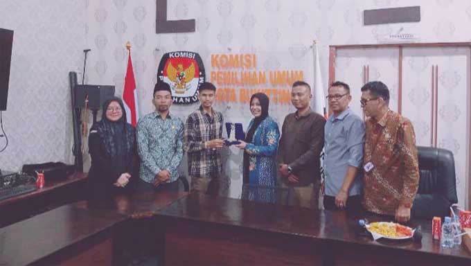 Rezka Oktoberia Sambangi KPU Bukittinggi