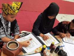 SMPN 2 Padang Panjang Peringati Hari Batik Nasional