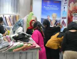 Stand Kabupaten Agam Ramai Pembeli di INACRAFT 2023