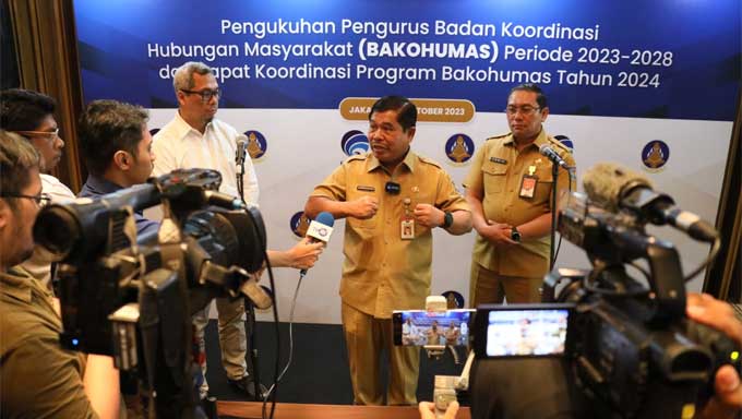 Sekjen Kemendagri Paparkan Strategi Pengelolaan Informasi pada Bakohumas 1 Sekjen Kemendagri, Suhajar Diantoro