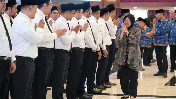 Tri Rismaharini Lantik Lantik 110 PPPK Kemensos