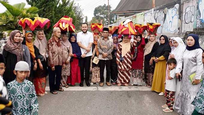 Wako Padang Panjang Lepas Pawai Khatam Quran TPQ Nur Salam Kampung Jambak