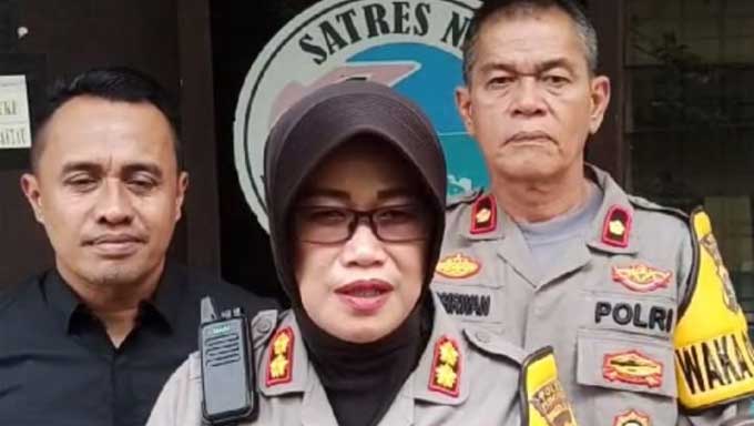 Kapolres Payakumbuh, AKBP Wahyuni Sri Lestari didampingi Waka Polres Kompol Russirwan dan Kasat Narkoba Iptu Aiga Putra.