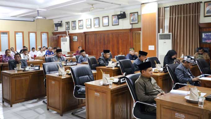 Suasana sidang paripurna DPRD Kota Bukittinggi.