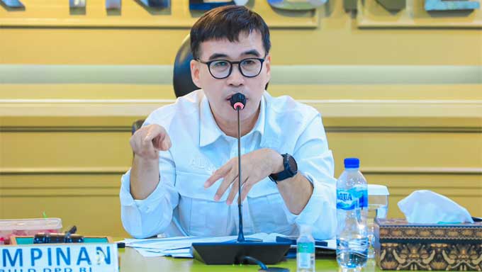 Wakil Ketua BULD DPD RI, Alirman Sori