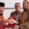Bupati Agam, H Andri Warman terima kunjungan dan audiensi Ms Shannon Elizabeth Finnegan dari Canada World Youth