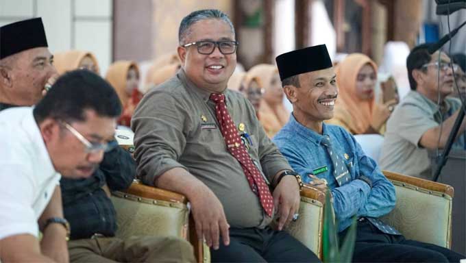 Wakil Bupati Solok Selatan, H. Yulian Efi buka lomba dalam rangka HUT Dharma Wanita