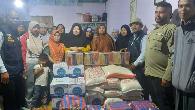 Dinas Sosial Kabupaten Solok serahkan bantuan