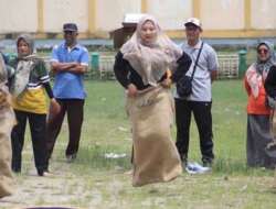 Lomba Pacu Karung Estafet Hut Korpri Ke-52 Di Kota Padang Panjang