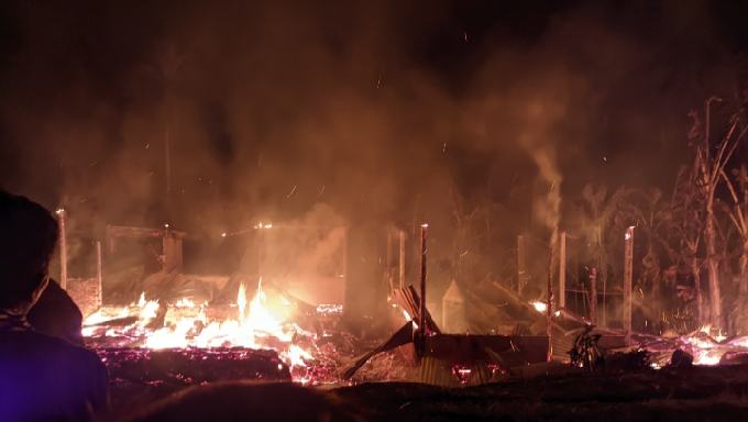 Tiga Unit Rumah Semi Permanen di Duo Koto Hangus Terbakar 1 IMG 20231129 132512 resize 16