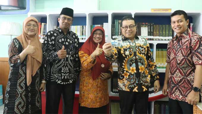 Pj Wali Kota Payakumbuh, Jasman mendaftar sebagai anggota perpustakaan di Dinas Perpustakaan dan Kearsipan daerah setempat.