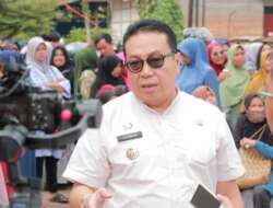 Ribuan Warga Serbu Pasar Murah di Dinas Koperasi dan UKM Payakumbuh