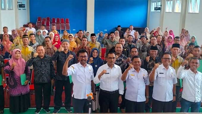 Pelantikan dan pengukuhan pengurus Kelompok Kerja Kepala Sekolah (KKKS) Sekolah Dasar (SD) Kabupaten Pesisir Selatan periode 2023-2026. (f/diskominfo)