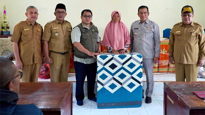 Kemensos Salurkan Bantuan untuk Disabilitas dan Korban Kebakaran di Padang Panjang