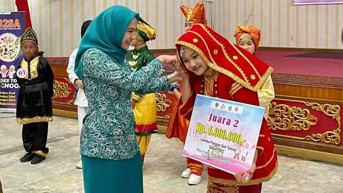 Kabupaten Agam Raih Prestasi Cemerlang di Lomba Pengolahan Pangan Sehat Anak dan Pangan Got Talent Tingkat Sumbar 3 Kabupaten Agam Raih Prestasi Cemerlang di Lomba Pengolahan Pangan Sehat Anak dan Pangan Got Talent Tingkat Sumbar