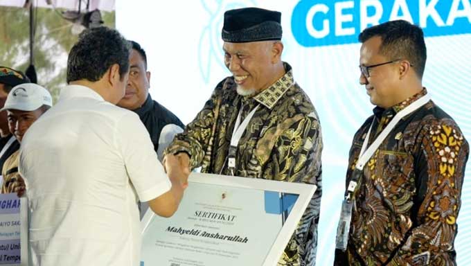 Gubernur Sumbar Terima Penghargaan dari KKP RI