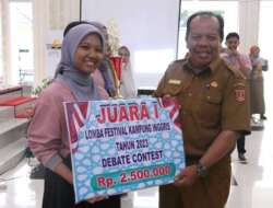 Manggopoh Sapu Bersih Juara Festival Kampung Inggris Agam