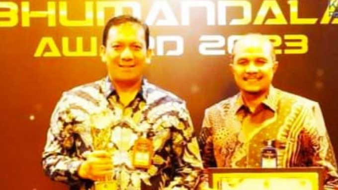 Pj Wako Padang Panjang Terima Medali Emas Bhumandala Award 2023 dari BIG