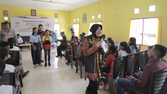 Mensos Motivasi Anak-anak di Nunukan