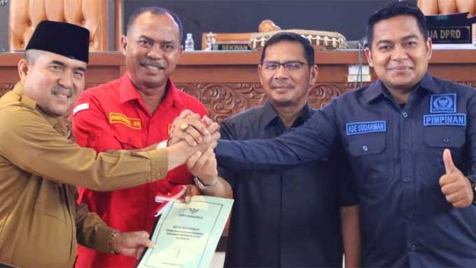 Bupati Dharmasraya Sampaikan Nota Penjelasan Ranperda APBD TA 2024