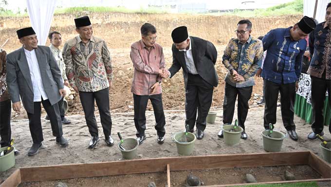 Jusuf Kalla Letakkan Batu Pertama Gedung Baru RSI Ibnu Sina Padang Panjang