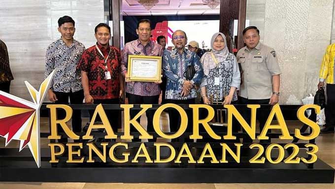 Pemko Padang Panjang Raih Piagam Anugerah Pengadaan 2023