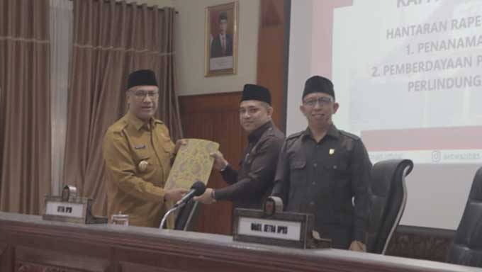 Pemko Bukittinggi Hantarkan Ranperda Penanaman Modal serta Pemberdayaan Perempuan dan Perlindungan Anak ke DPRD