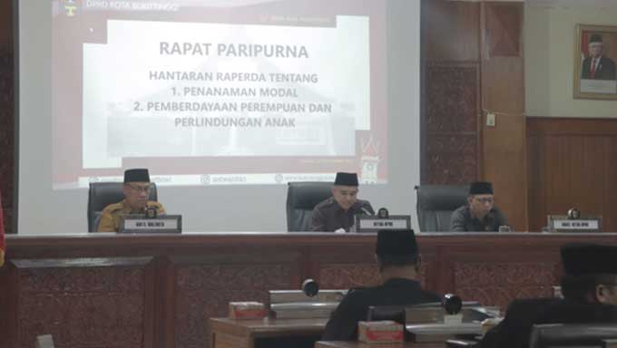 Rapat paripurna DPRD Kota Bukittinggi