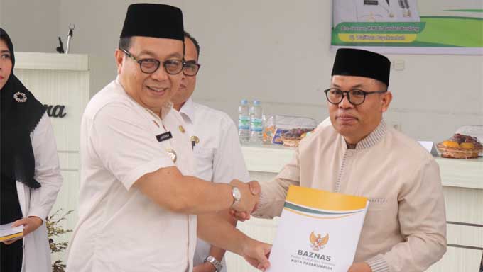 Pj Wako Payakumbuh, Jasman Serahkan SK dan Sertifikat Pengurus UPZ