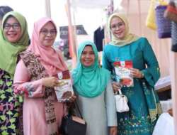 Stand UMKM Ramaikan Galanggang Arang #1 di Stasiun Kereta Api Padang Panjang