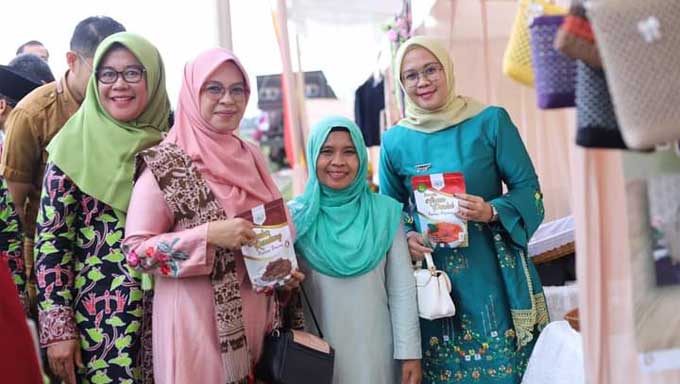 Stand UMKM Ramaikan Galanggang Arang #1 di Stasiun Kereta Api Padang Panjang