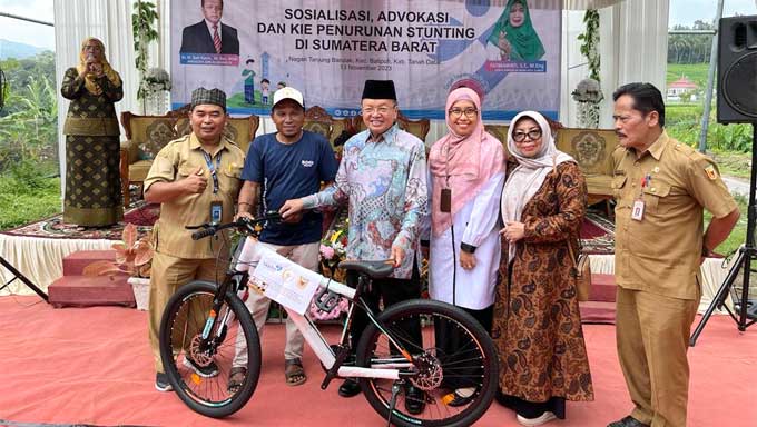 Legislator Suir Syam Sosialisasi Advokasi dan KIE di Tanjuang Barulak, Tanah Datar 1 Anggota DPR RI, Suir Syam Sosialisasi Advokasi dan KIE di Tanjuang Barulak, Tanah Datar