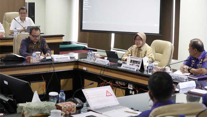 Mensos Tri Rismaharini pada acara Round Table Discussion