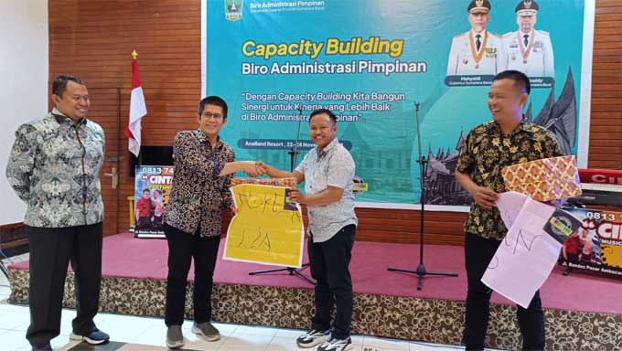Pasca Capacity Building, Kinerja Biro Adpim Sumbar Diharapkan Meningkat 1 Penutupan Capacity Building Biro Adpim Setdaprov Sumbar