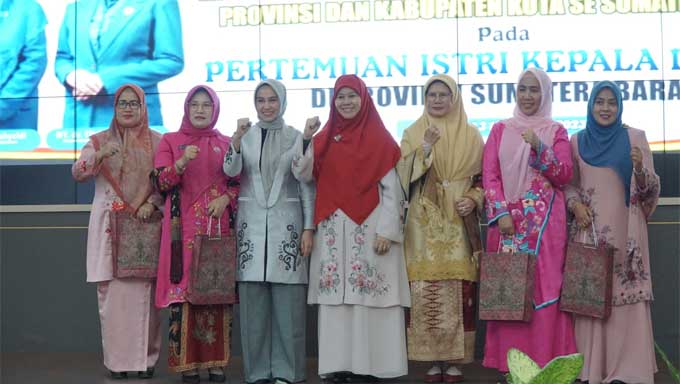 Ketua TP PKK Sumbar Rangkul Organisasi Wanita Berdonasi untuk Palestina