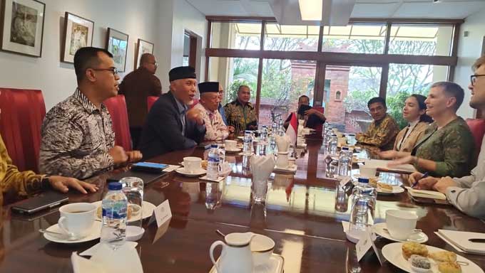 Gubernur Sumbar Kunjungi Dubes Penny Williams