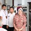 Menteri Sosial Tri Rismaharini tinjau operasi katarak gratis di Kabupaten Tulunggagung