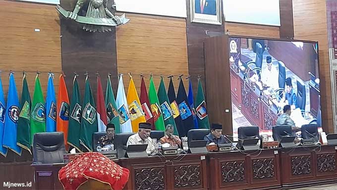 Rapat paripurna yang membahas Jawaban Gubernur Sumatera Barat terkait Ranperda APBD 2024, Kamis 2 November 2023