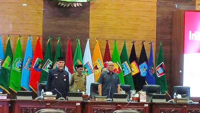 Rapat Paripurna DPRD Sumbar