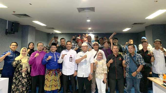 Pimpin Studi Tiru, Pj Wako Padang Panjang Berharap Hubungan Baik dengan Pekanbaru Terus Terjaga 1 Pj Wako Sonny Budaya Putra Pimpin Studi Tiru Diskominfo Kota Padang Panjang ke Pekanbaru