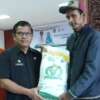 Pemko Bukittinggi Serahkan Bantuan Beras CPP Tahap II Periode Desember 2023