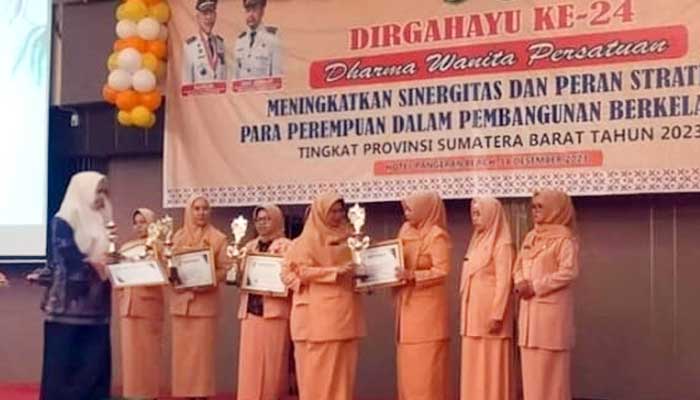 DWP Kota Bukittinggi Raih Juara 1 e-Reporting Sumbar