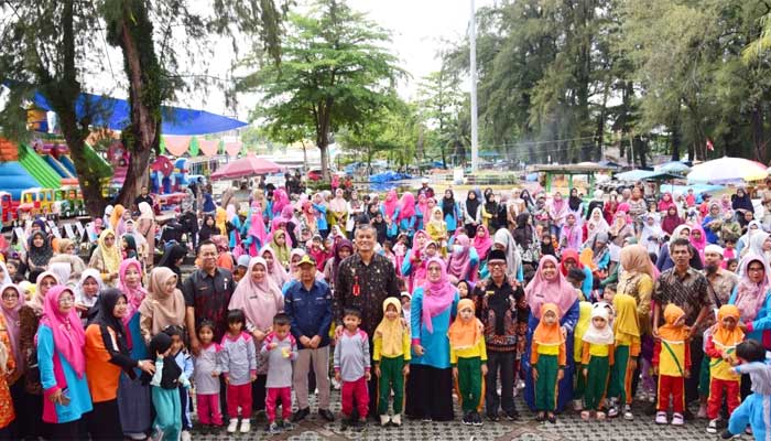 HIMPAUDI Kota Pariaman Gelar Gebyar PAUD di Pantai Gandoriah 1 HIMPAUDI Kota Pariaman Gelar Gebyar PAUD di Pantai Gandoriah