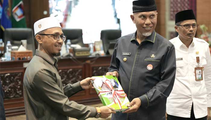 Gubernur Terima Laporan Reses DPRD Sumbar Masa Sidang Pertama 2023/2024