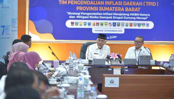 High Level Meeting Tim Pengendalian Inflasi Daerah Provinsi Sumbar di Aula Kantor Perwakilan Bank Indonesia (BI) Perwakilan Sumbar