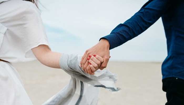 Ilustrasi cara cowok tunjukkan rasa sayang